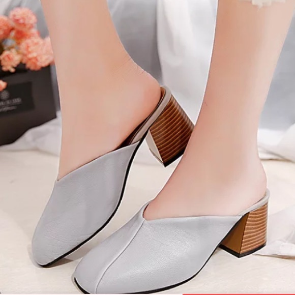 Mules - Picture 2 of 5